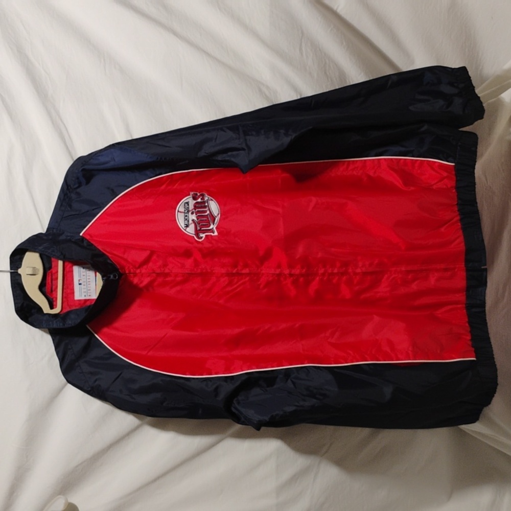 (BX46) SALE! NWOT Minnesota Twins Genuine Merchandise Zip Up Windbreaker Jacket